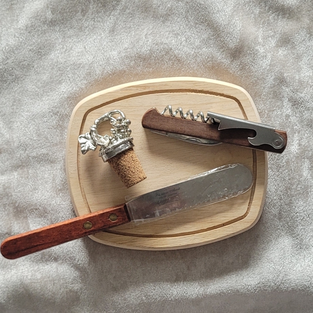 Mini Wine & Cheese Service Set - Picture 2 of 5